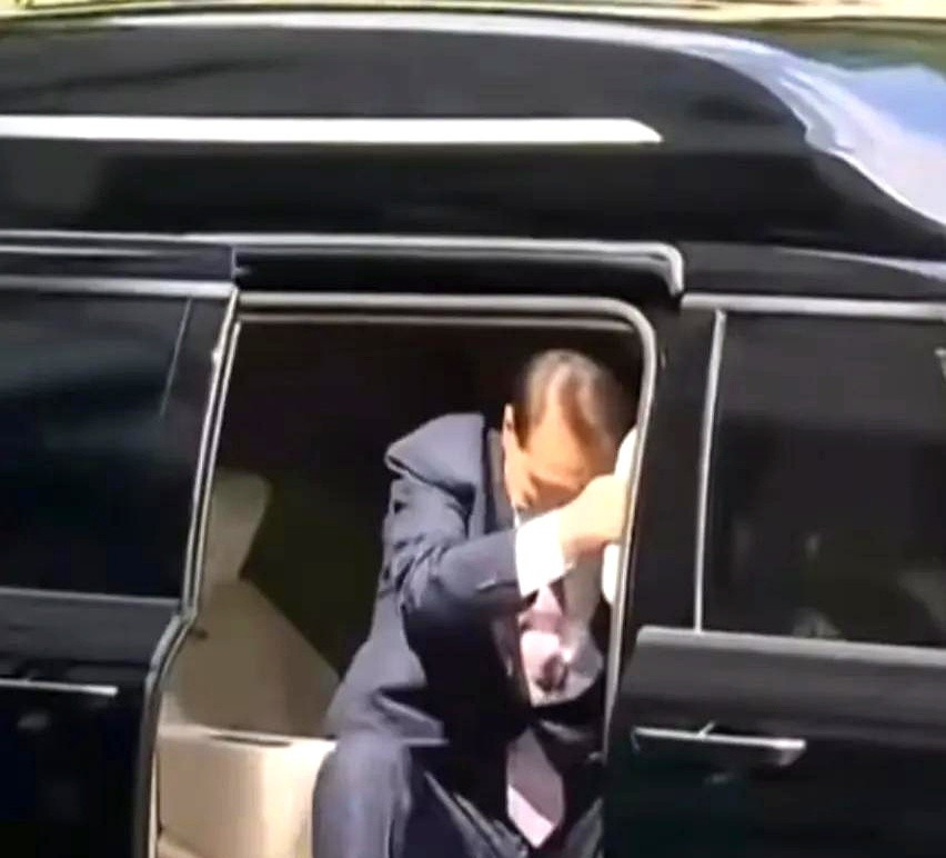 尹锡悦沉默应对大选结果





---





他，韩国总统尹锡悦，今天第六