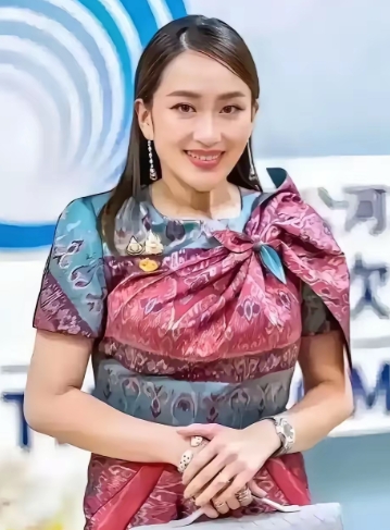 佩通坦这次要做选择了，录音门大结局即将到来。被“叔叔”洪森彻底坑了的佩通坦，当着