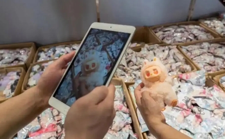眼所见才知道，做“山寨”代价这么大！ 最近看到一个案子，让我挺感慨的。泡泡玛特这