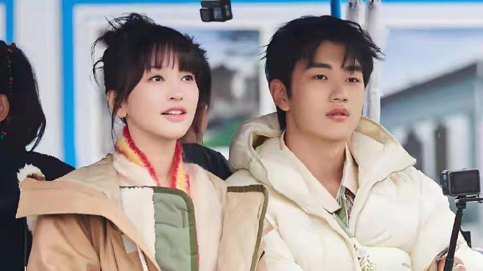 金莎和孙丞潇在一起久了，夫妻相都有了。此情若是甜蜜长久，又岂在乎年龄大小。 ​​