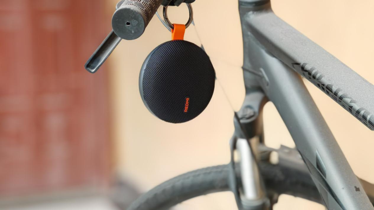 入门蓝牙音箱怎么选？Redmi 蓝牙音箱 2 暮焰黑小身材的澎湃之声