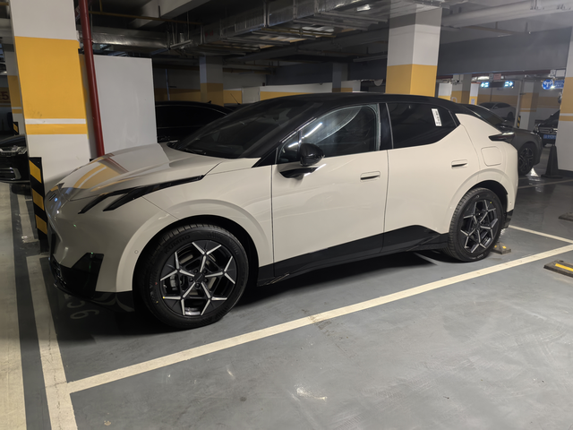 Z20高速续航测试
领克03车主换电车当然还选领克Z20，周末约朋友去大理溜达下