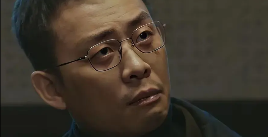 张译还是食言了

记得影视演员张译在4月27日举办的中国电影华表奖颁奖典礼上，发