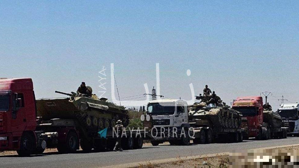 不宣而战！以色列空军百架次炸，叙利亚装甲大军被朱拉尼紧急撤离