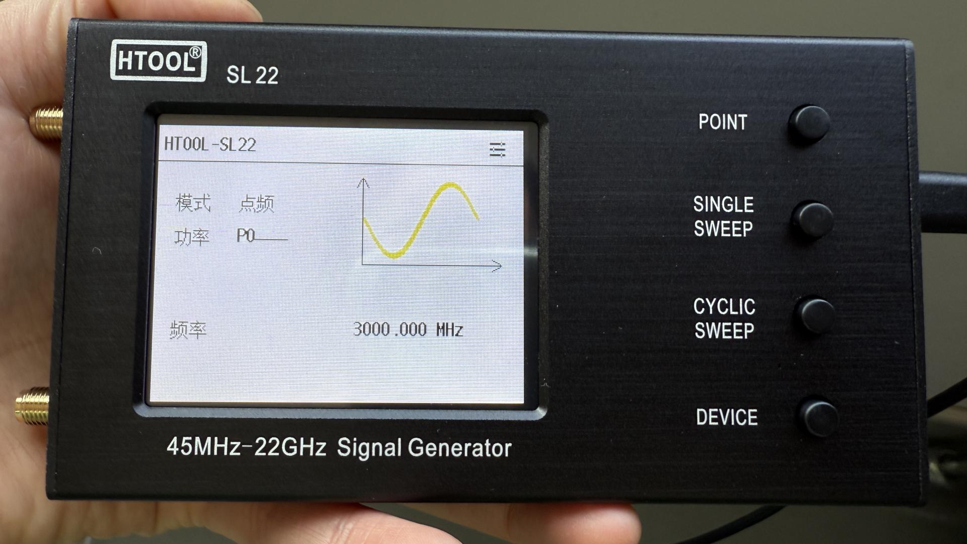 户外测试屡陷困境？手持信号源这三大性能参数主宰测试精度