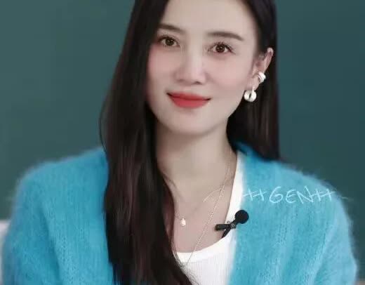 研究了大半天。

终于从宋佳身上发现一个秘密。

长相跟身材不重要，最重