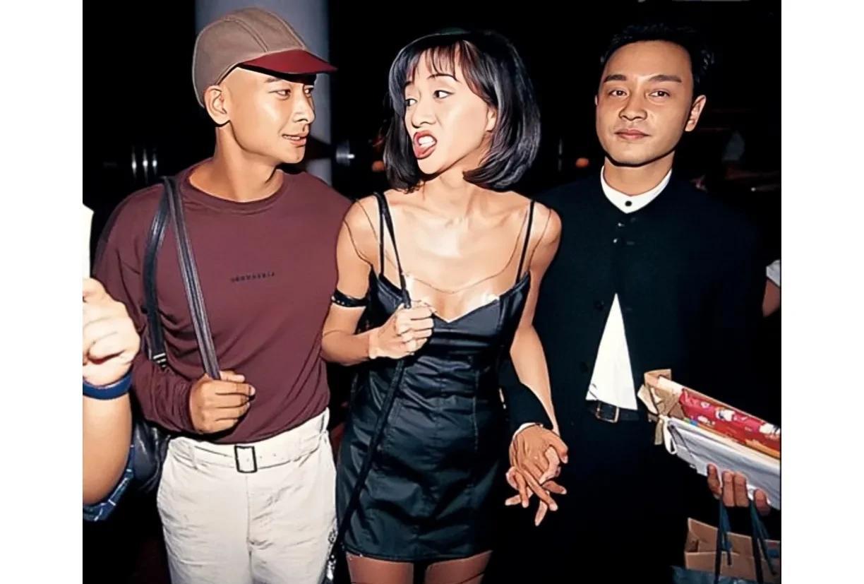 1995年，23岁赵文卓与32岁的梅艳芳和39岁的张国荣的留影旧照，那时候赵文卓