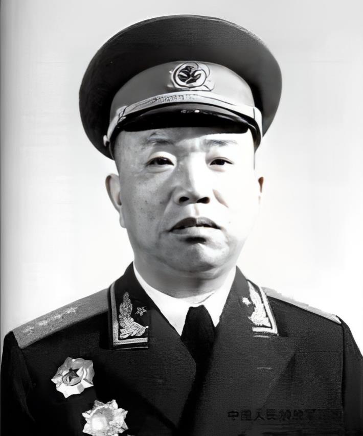 1968年，大将王树声在某机关单位食堂排队打饭，见一干部打了5份饭菜，顿感蹊跷。