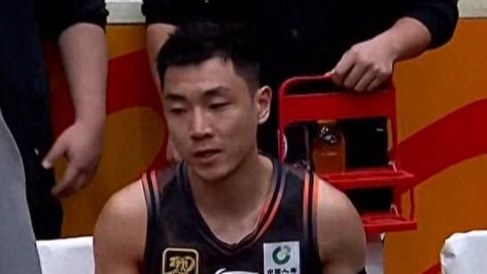 山东高速男篮：摆在邱彪身上三个难题，高诗岩的伤病+琼斯的磨合