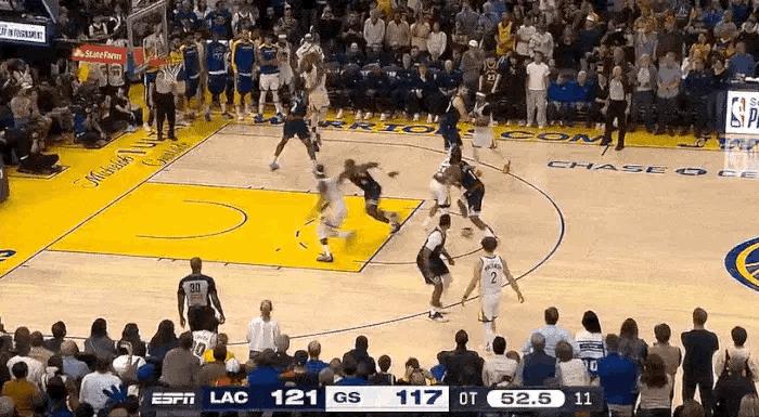 #NBA# #金州勇士# 哈哈哈哈，裁判哨响，四个快船球员摆手，我真的蚌埠住了。