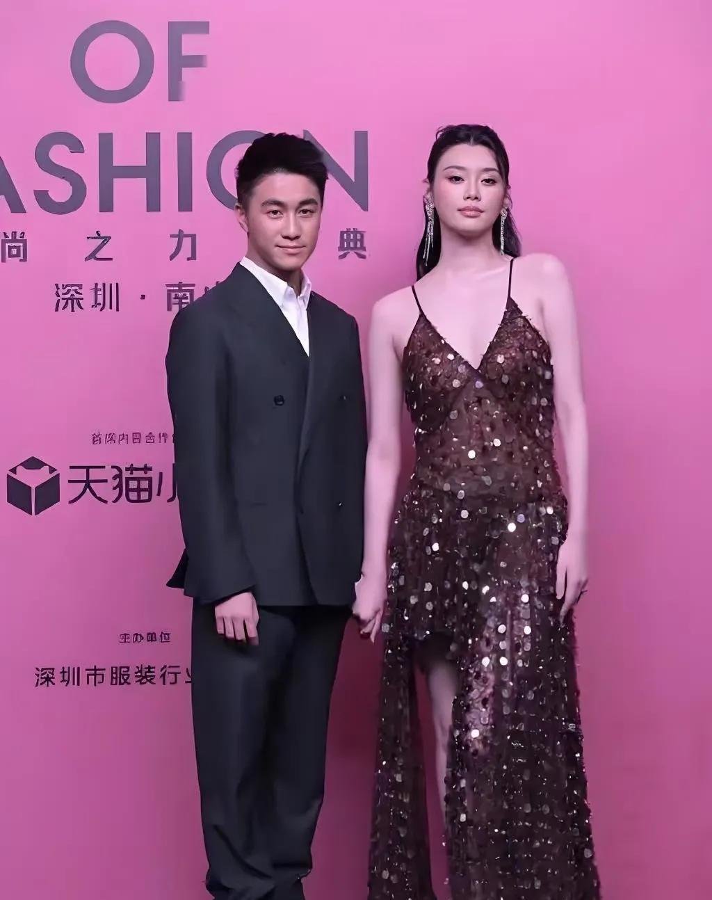 考古了一下何猷君
才发现他们并不是自由恋爱的
据说，当时的四太最中意儿媳并不是她