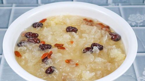 冬日喝它润到发光！这碗胶质满满的红枣银耳羹，零失败做法大公开