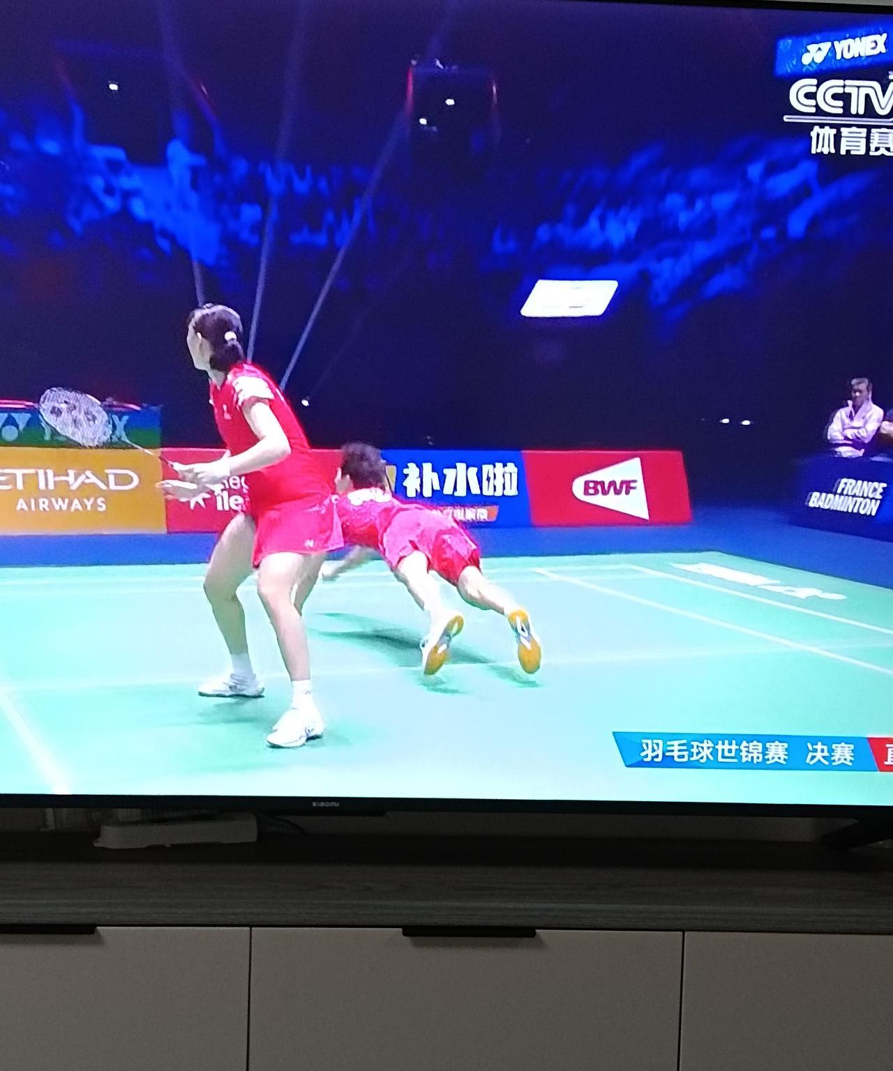 蒋振邦魏雅欣0:2不敌马来西亚组合，与冠军无缘。
第一局，双方打到4:4后，马来