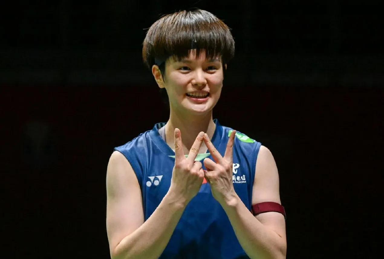王祉怡获得女单冠军
2025中国羽毛球公开赛女单决赛结束，经过比拼，王祉怡2比0