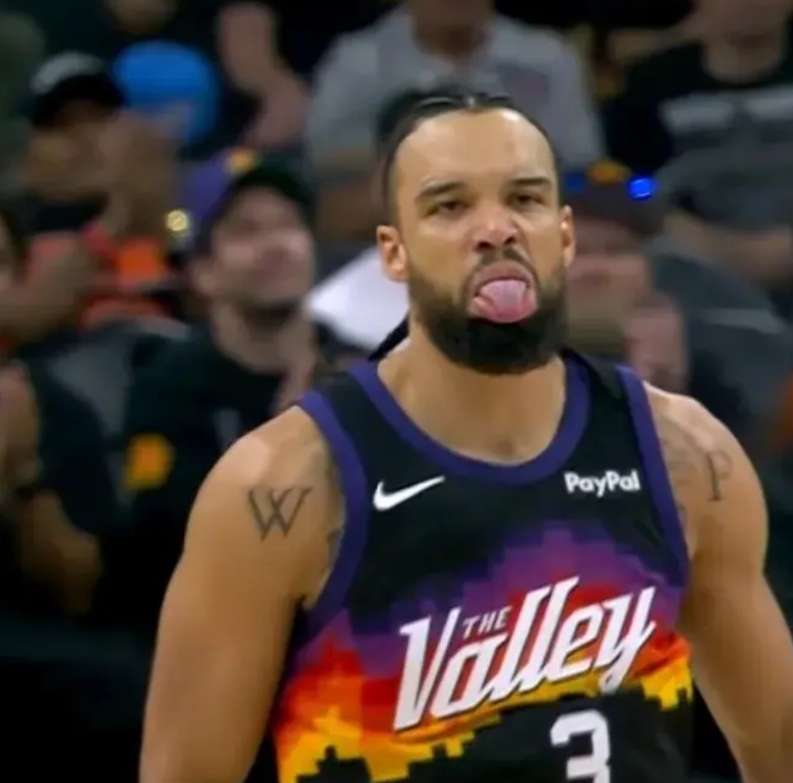 狄龙香迷糊了！

今天，太阳队以133-98大胜步行者队，豪取5连胜。本场比赛，