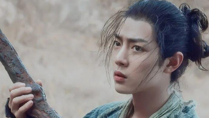 肖战创金像奖年轻影帝上热搜，被质疑营销过度，网友：比做梦还快