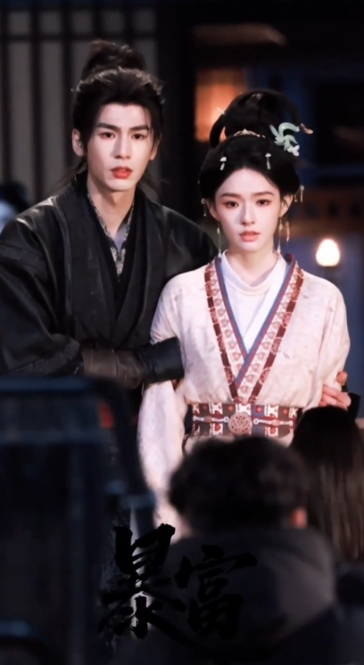 张凌赫背林允，我们《归鸾》男女主的第一次同框路透