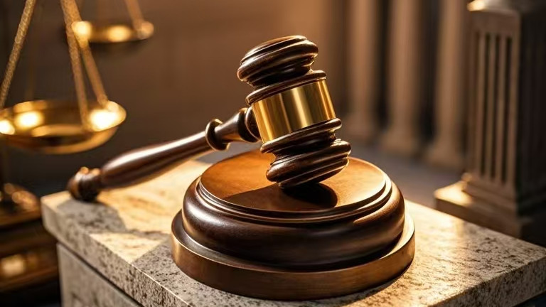 小区地面车位归谁？物业擅自对外出租导致业主无法停车？