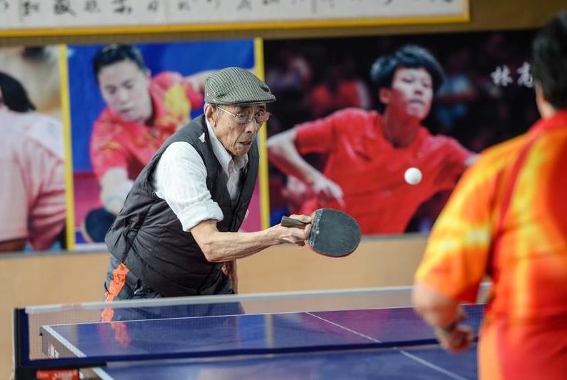 当你的球技水平较高时，别人都是你的陪练！很多球友知道打乒乓球时，当一个球友水平较