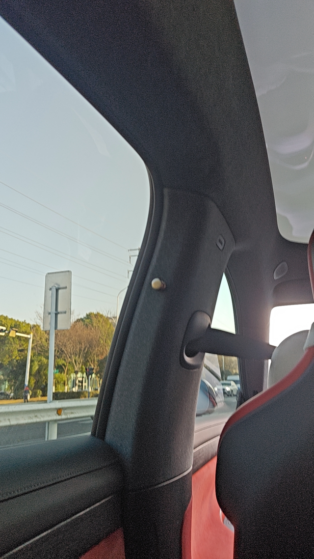 su7标准版纯缺点吐槽
2024年4月9日左右提车到今天已经开了15000公里，