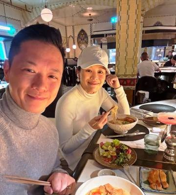 胡杏儿老公被曝夜店亲密照











天哪，胡杏儿的老公李乘德竟然在夜