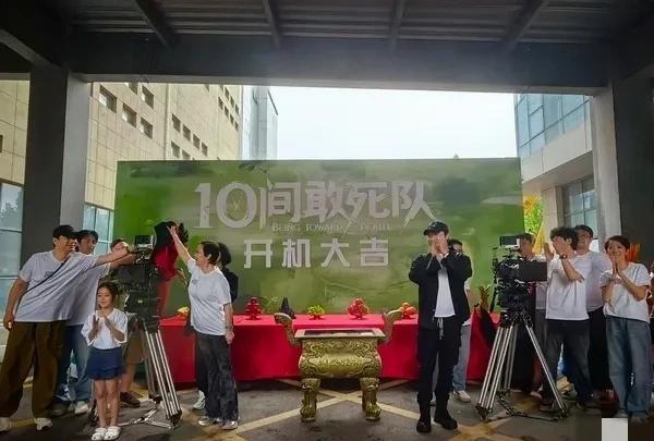 女性消费力越来强了，连陈思诚这种cg男都来拍大女主电影了。
新电影恶意张小斐一番