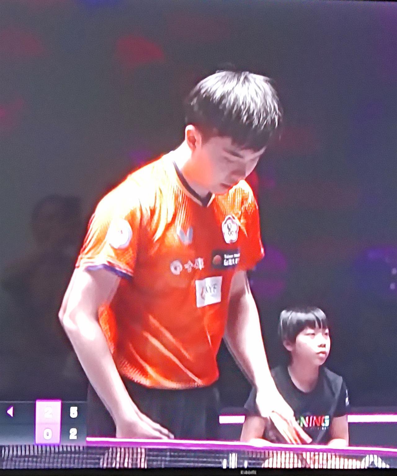 林昀儒3：0将大勒布伦斩落马下。
看似一场势均力敌的比赛，可打起来完全是一边倒的