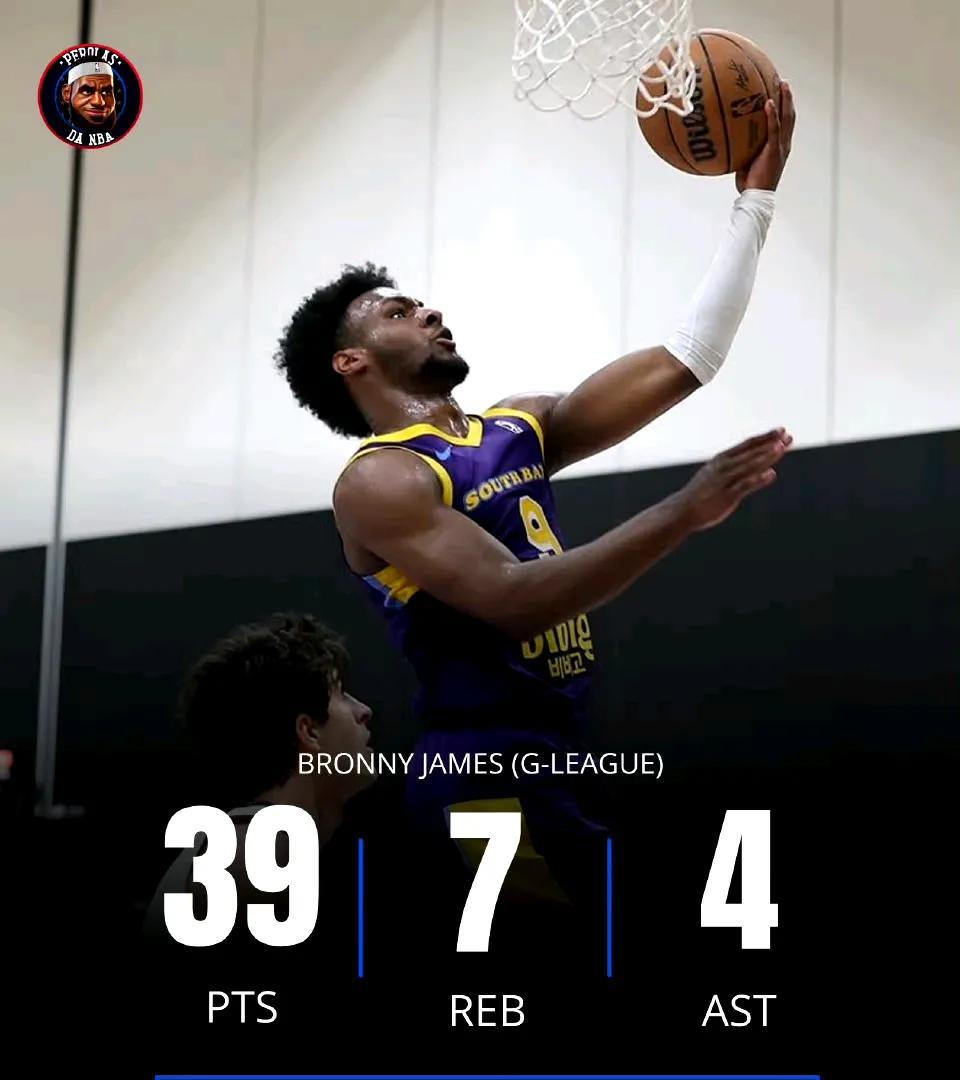 布朗尼现在是真正的自由人，想打NBA就来湖人替补，想打主力去发展联盟。
前几天在