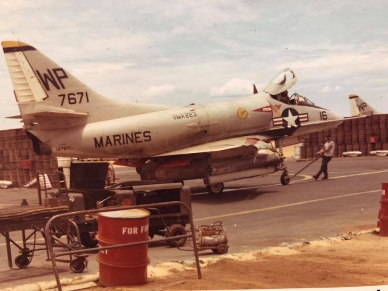 1968年，南越美国海军陆战队的A-4天鹰式攻击机。