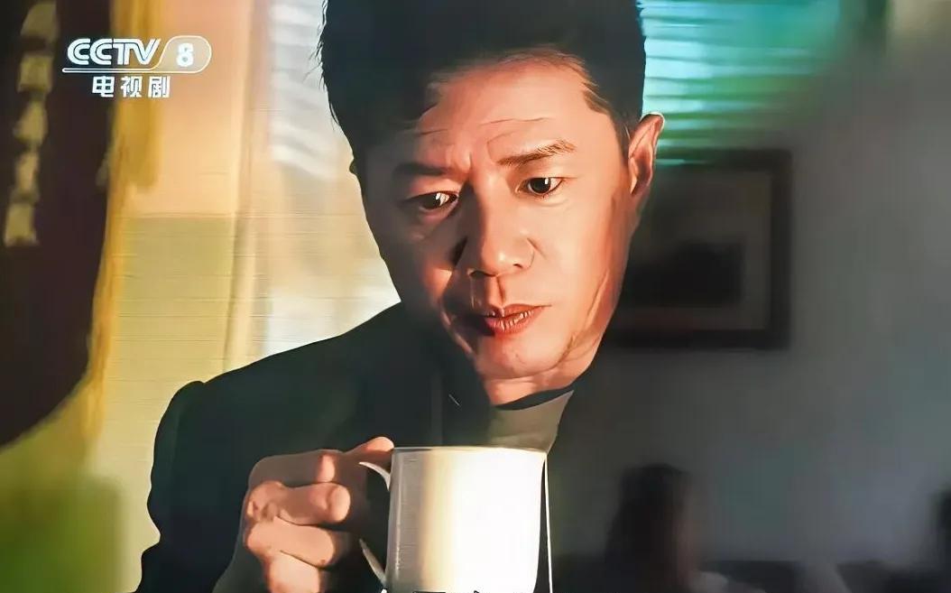 长知识了！
《扫毒风暴》里，终于知道段奕宏为什么喝茶都要嘟嘴了，他不是做作，而是