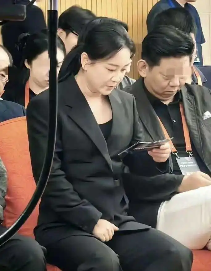 瘦下来后，怎么都看不到她的消息了

