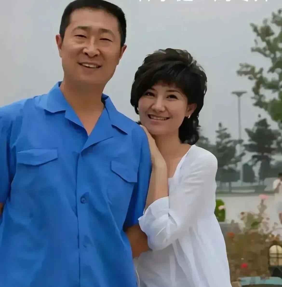 谁能想象当初其貌不扬的林永健能娶到这么好看的一个老婆，他们夫妻俩都是演员，有共同
