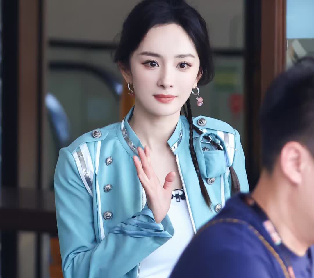 杨幂  最新密室大逃脱美照～