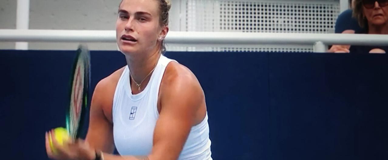 WTA1000辛辛那提网球公开赛女单比赛，萨巴伦卡双抢七2:1战胜了阿杜卡努，晋