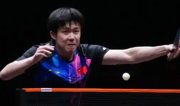 北京时间12月14日，WTT香港总决赛今日的赛程如下，有两场男单半决赛和一场女单