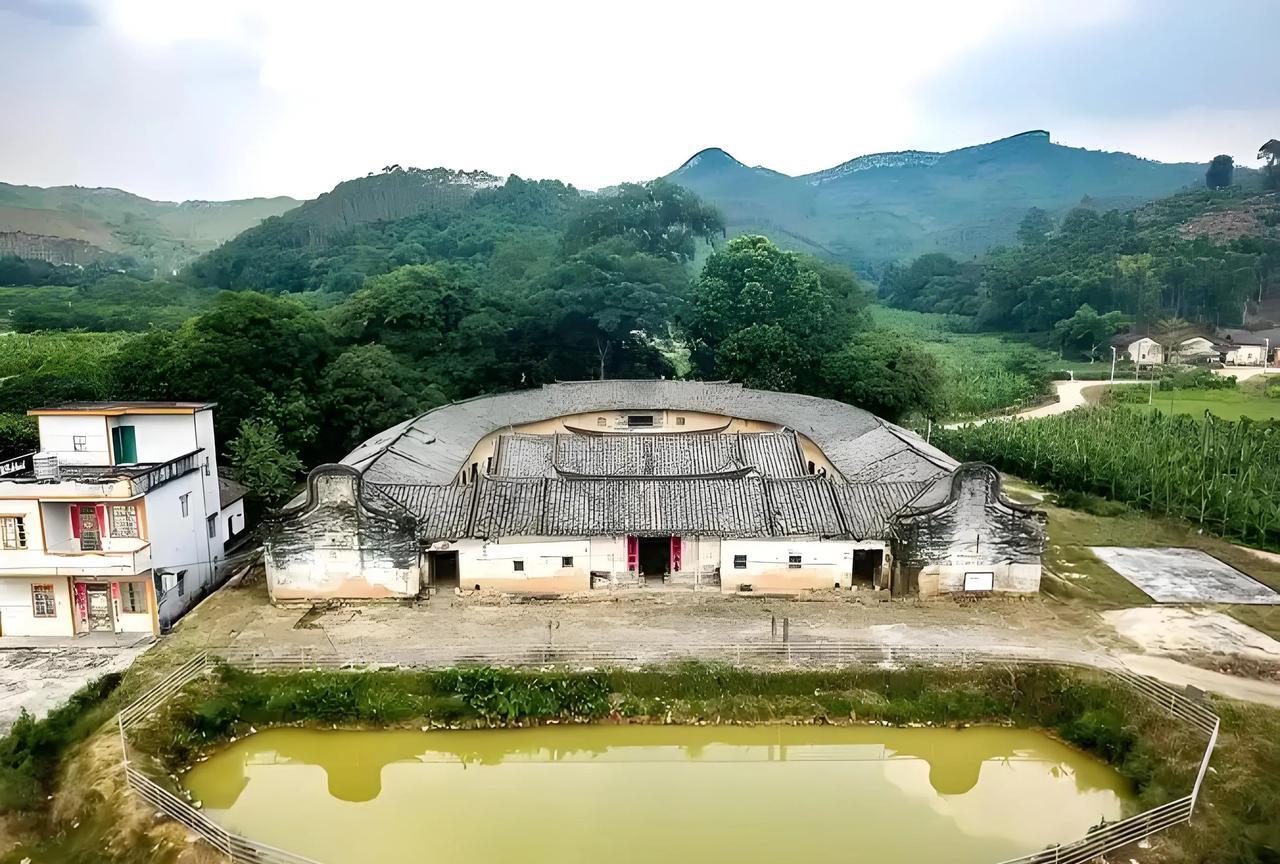 #夏日生活打卡季#
始兴县属于广东省韶关市。始兴县的历史那可真是有年头了，简直就