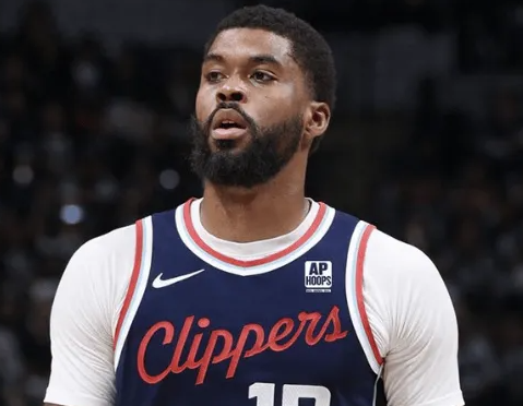 纳吉-马绍尔在交易市场上的价值预计约为2—3个次轮签**。
其中，指出快船是理想