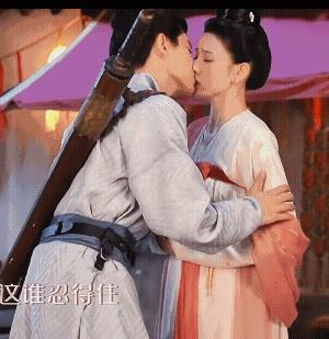 哇塞，任嘉伦新剧《无忧渡》竟然有吻戏呀！印象中他不拍吻戏的，锦衣之下用的都是吻替