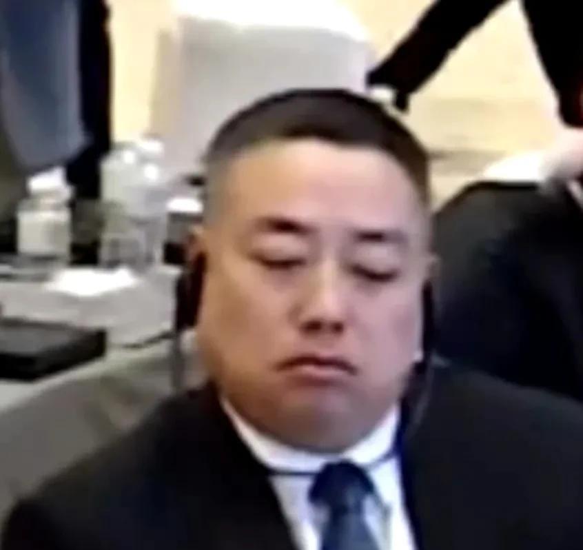 国际乒联主席选举出了点问题，刘国梁主席的执委选举也按下暂停键。
1、国际乒联会议
