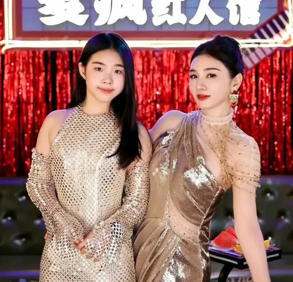 黄奕女儿发育过猛！才11岁身高167，身材不输妈，可惜长相太像爸
黄奕女儿黄芊