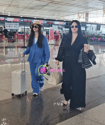 李湘非要把十几岁的女儿打扮成小贵妇一样 