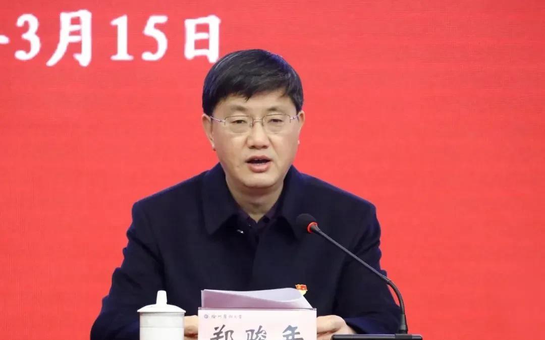 这位大学校长除了执掌一所数万人的高校外，还身兼多职，相信这也是绝大多数大学校领导