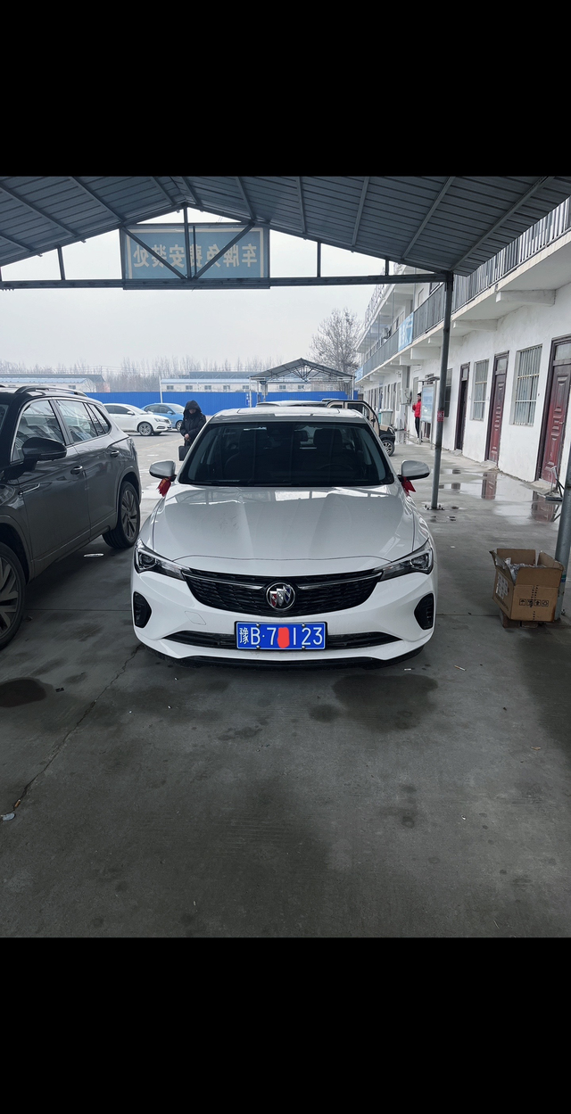 威朗油耗表现
1.现在我的威朗10个11个油，是不是和天气以及油的品质有关系呀？