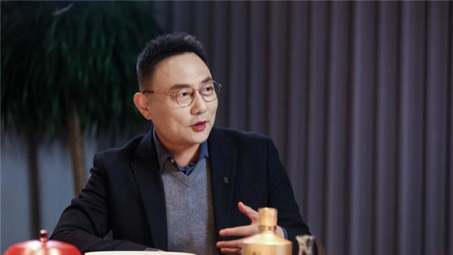 AI时代“读书无用论”, 罗振宇给出新回答
