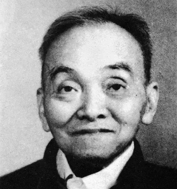 1949年，范纪曼被捕，不久被判死刑！行刑前一天晚上，他借口肚子疼，要上厕所，看