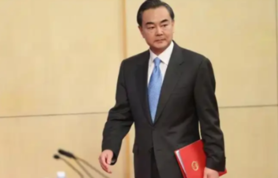 摊牌了！中国正式就“中欧班列”停摆事件，向波兰发出最后通牒！就在前天，抵达华沙的