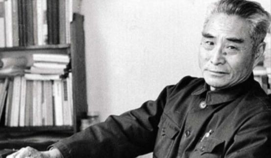 1983年12月，原国民党中将黄维，在拿到落实政策的房款后，决定出钱给当年随他抗
