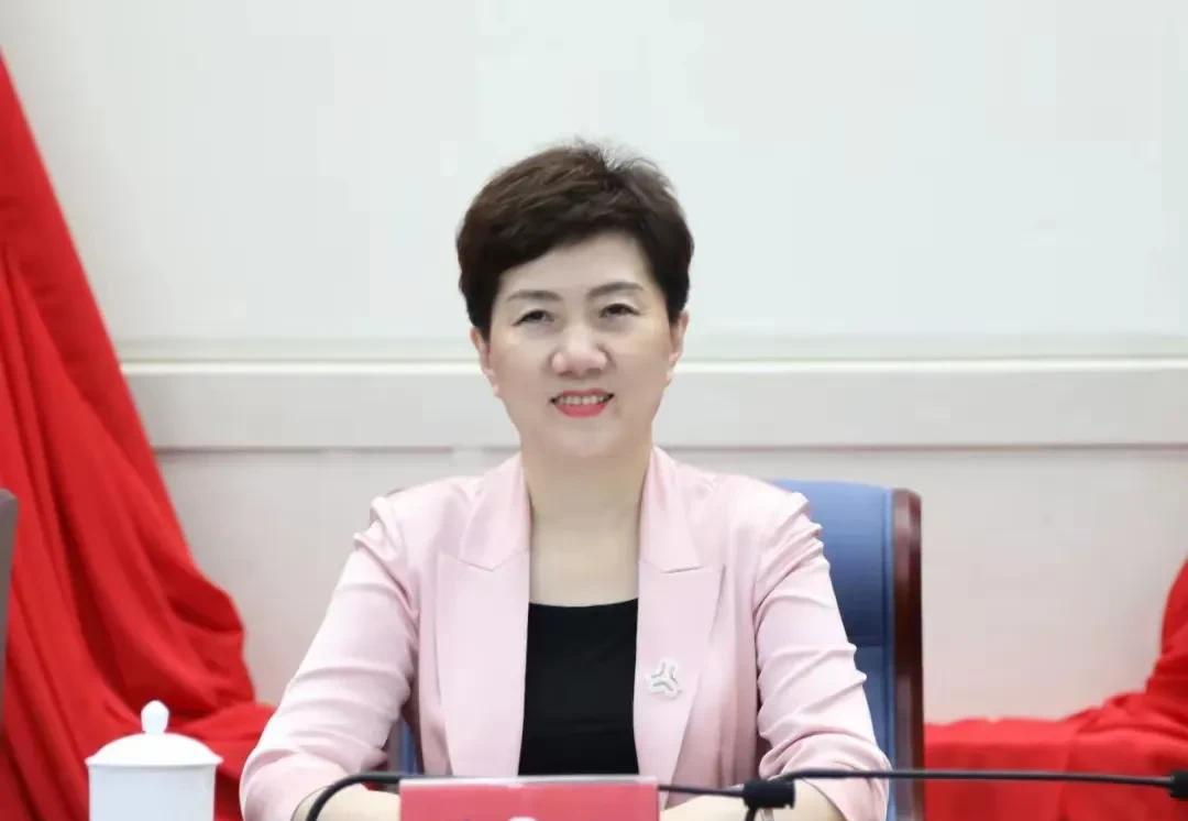 种润之担任过多个重要职务，在省政府办公厅担任过处长，后来又到财政部挂过职，担任过