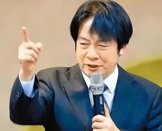赖清德此次原定的“出访友邦”和“过境”美国行程，或面临突发叫停的局面。在当前台湾