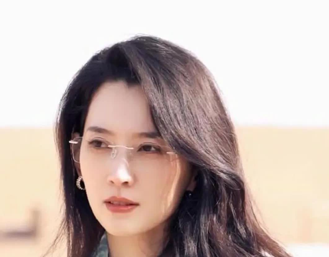 也许森林北会是第一个甩掉汪峰的女人。会令汪峰颜面尽失。因为汪峰对宁静整得这一出。